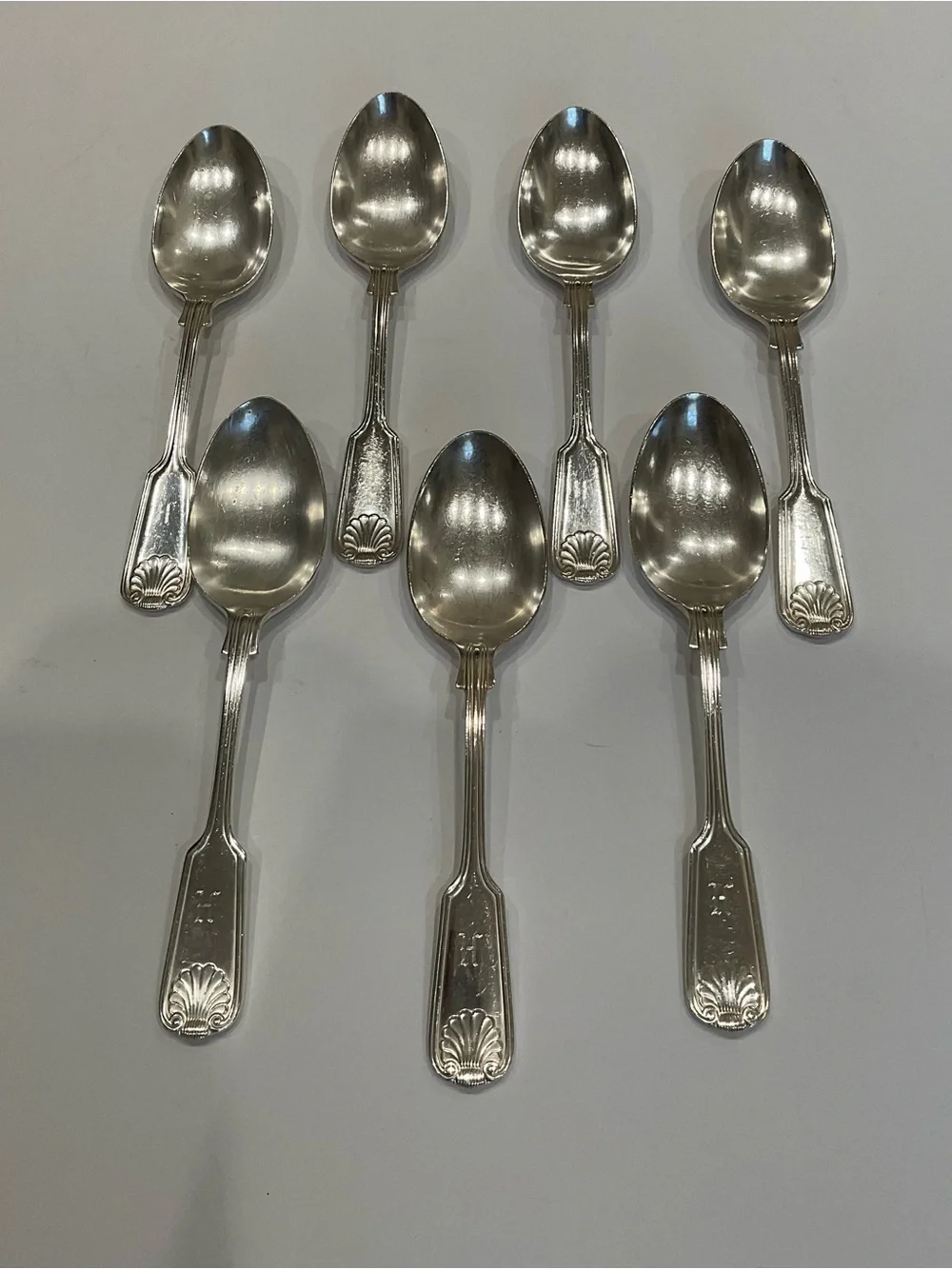 VINTAGE SHEFFIELD ENGLAND SILVERPLATE FIDDLE THREAD AND SHELL SPOONS-7